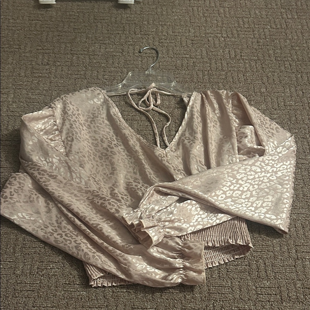 Altar'd State Blush Jacquard V-Neck Crop Top with Tie-Back